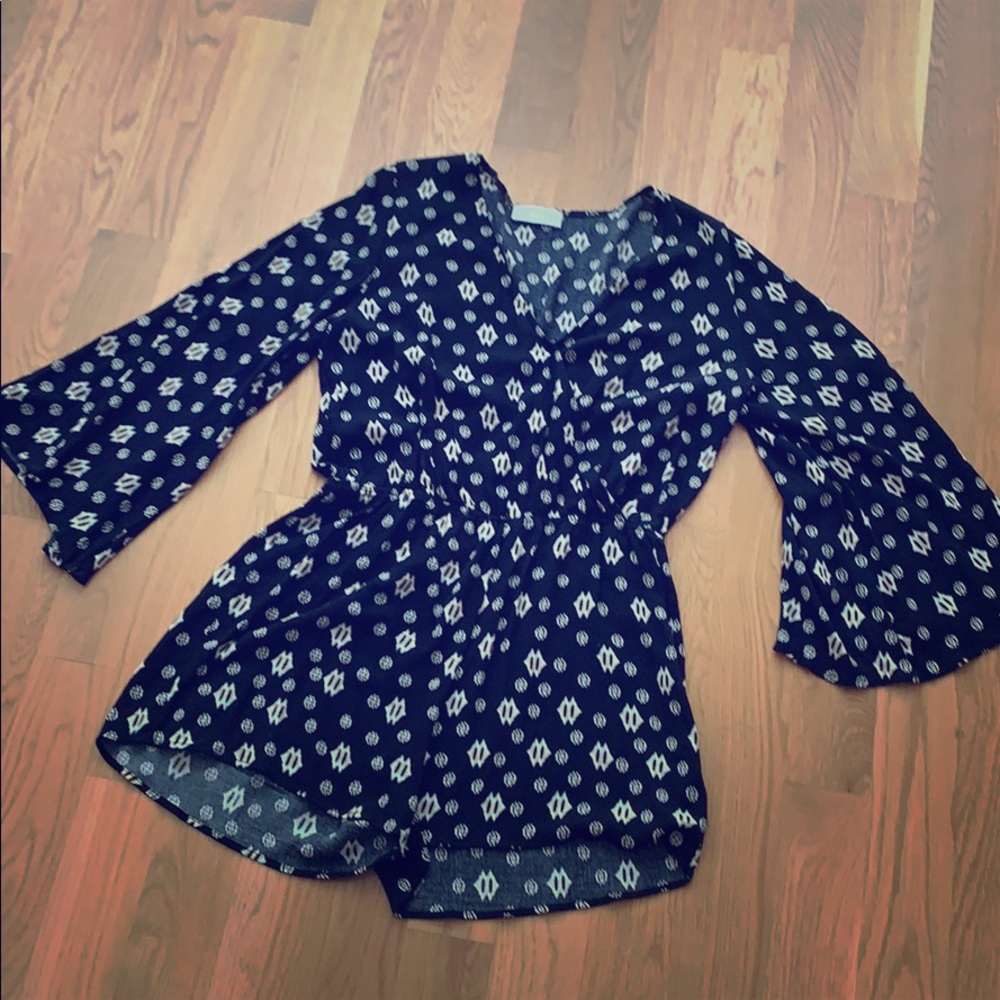 Patterned bell-sleeve romper